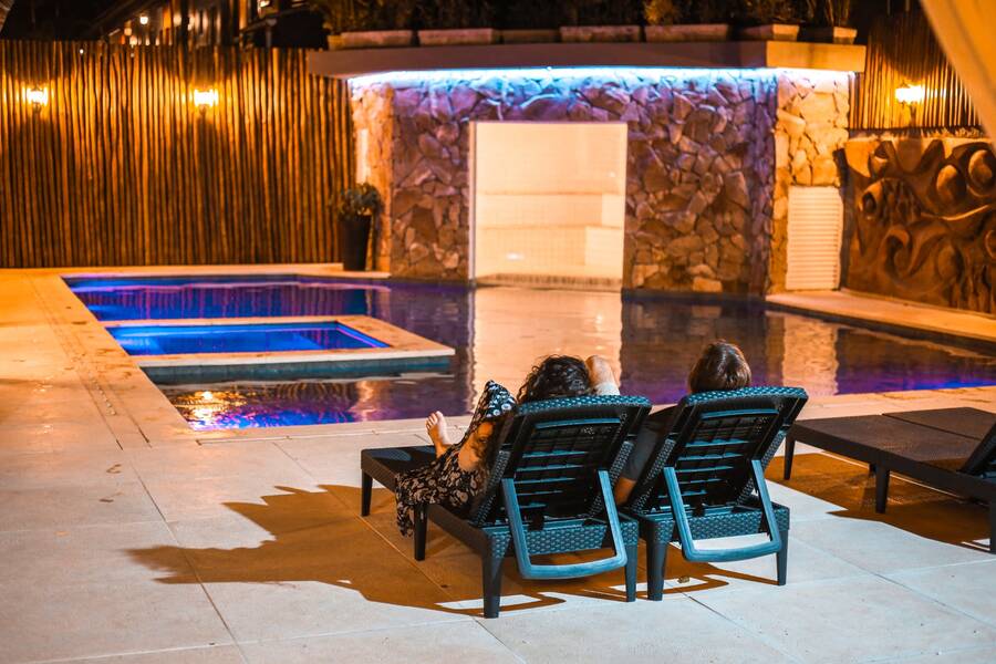 Piscina aquecida e mineralizada — Porto Mare