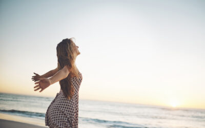 Você sabia que ir à praia faz bem para a saúde? Conheça os benefícios!